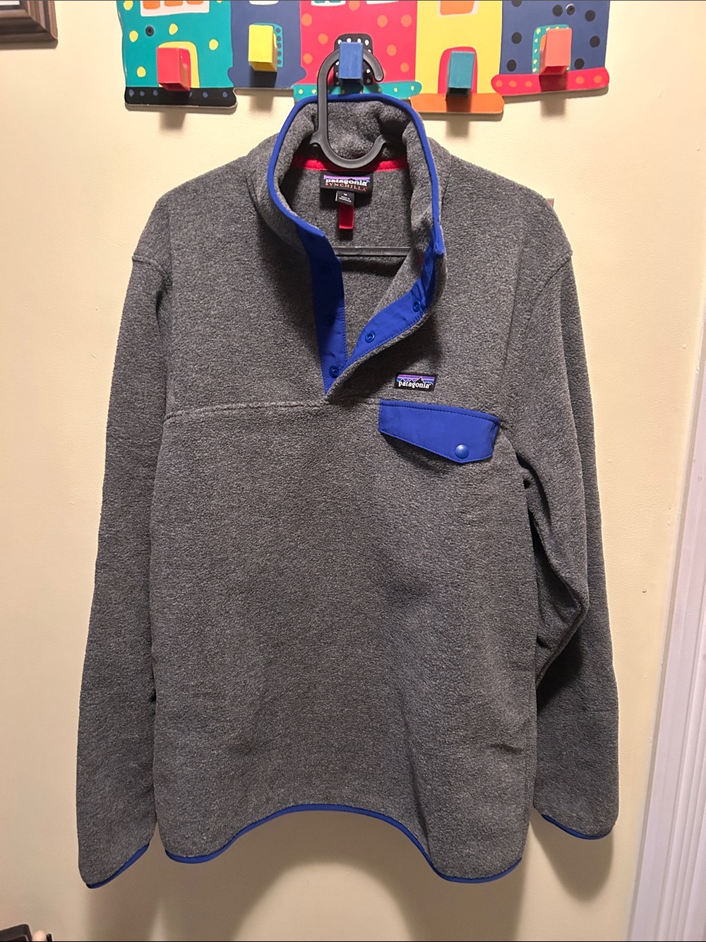 Patagonia Men’s Gray Fleece Pullover with Blue Trim